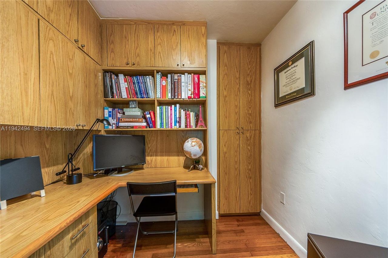 4255 Lennox Dr, Miami, FL 33133 Photo