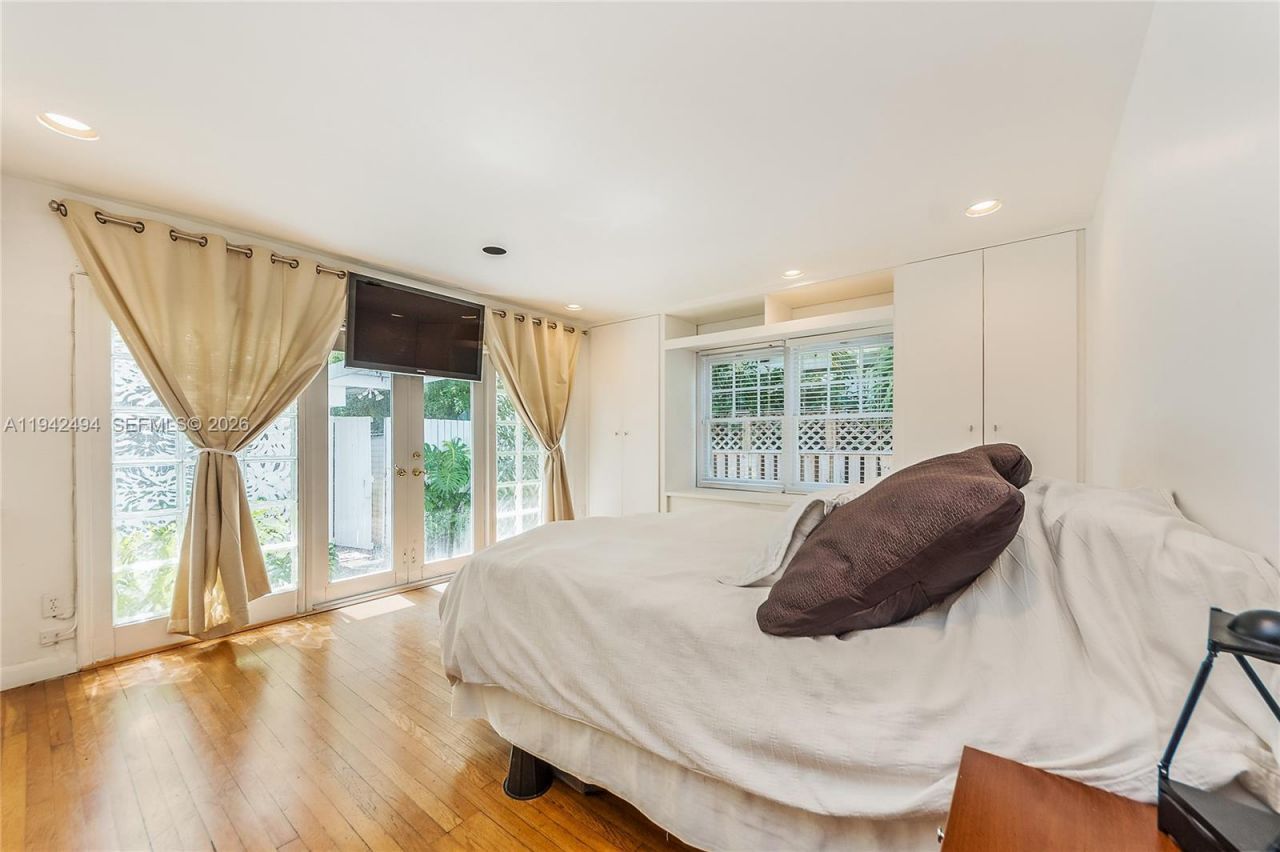 4255 Lennox Dr, Miami, FL 33133 Photo