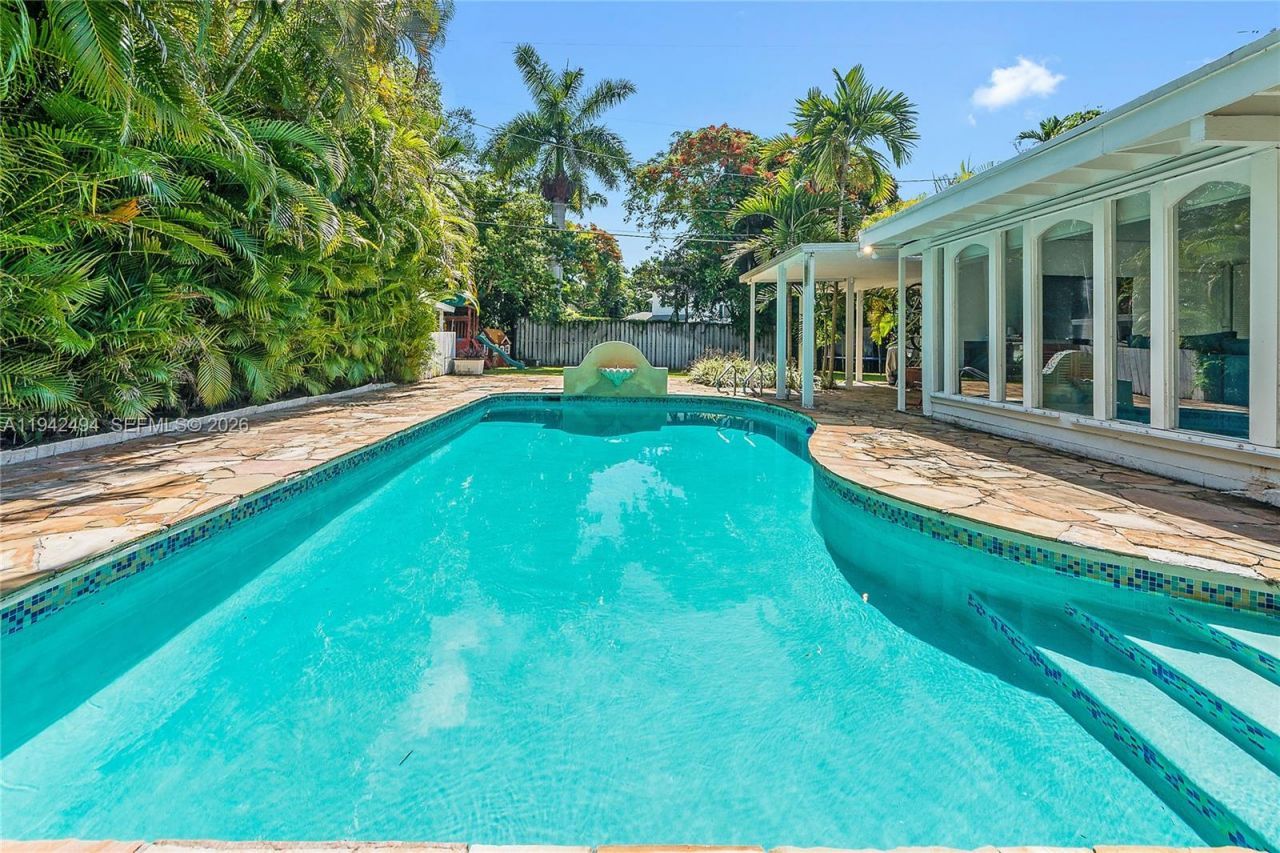 4255 Lennox Dr, Miami, FL 33133 Photo