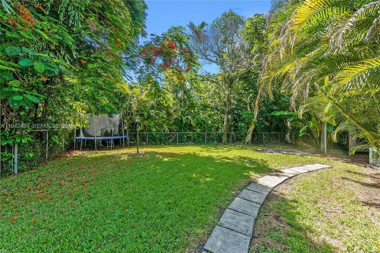 4255 Lennox Dr, Miami, FL 33133 Photo