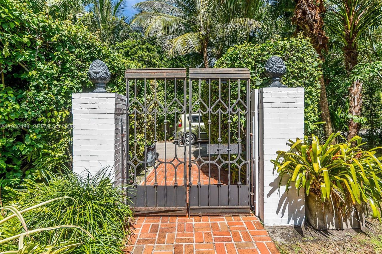 4255 Lennox Dr, Miami, FL 33133 Photo