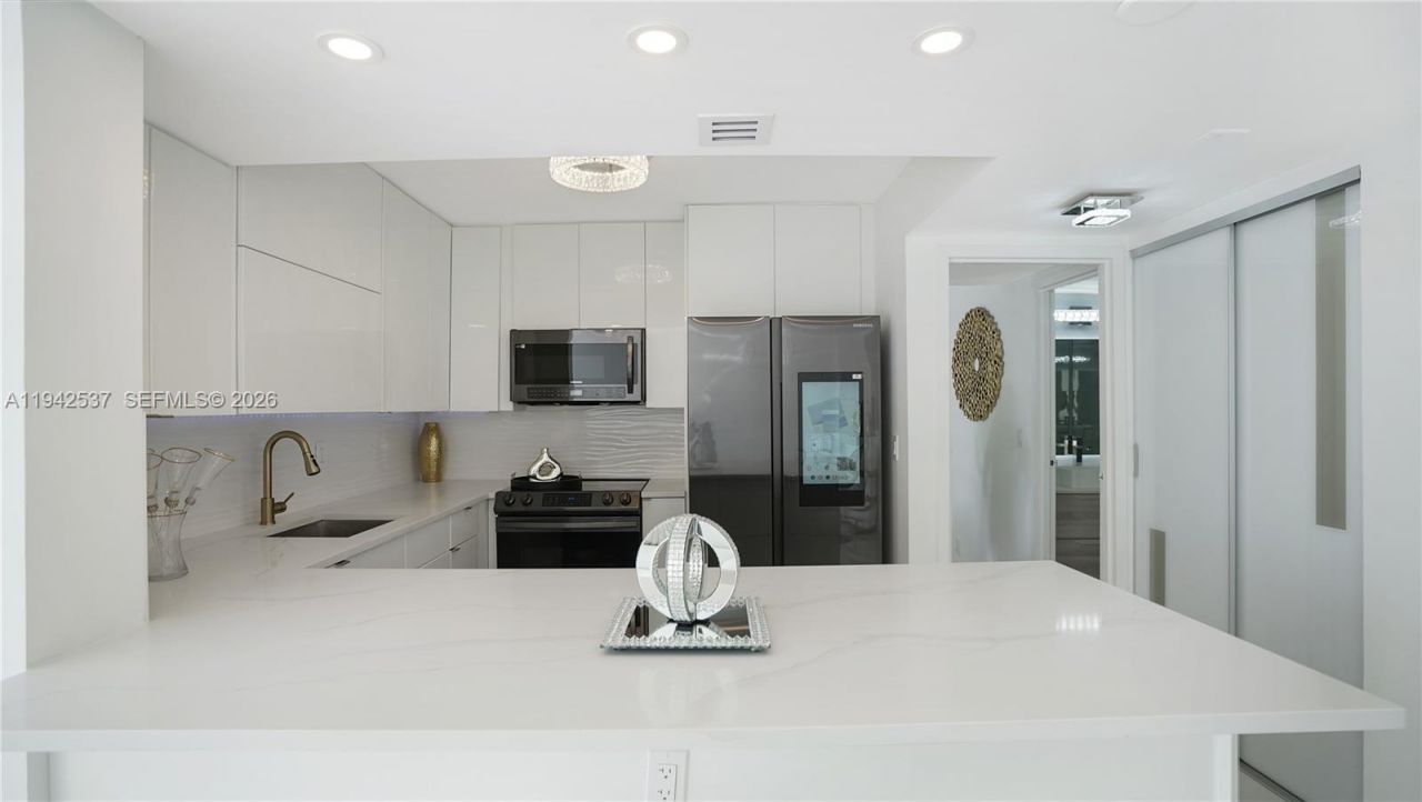 2017 S Ocean Dr, Unit 1206, Hallandale Beach, FL 33009 Photo