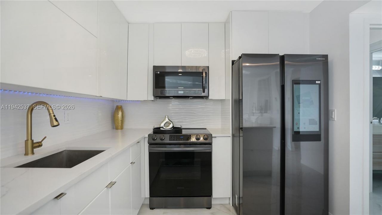 2017 S Ocean Dr, Unit 1206, Hallandale Beach, FL 33009 Photo