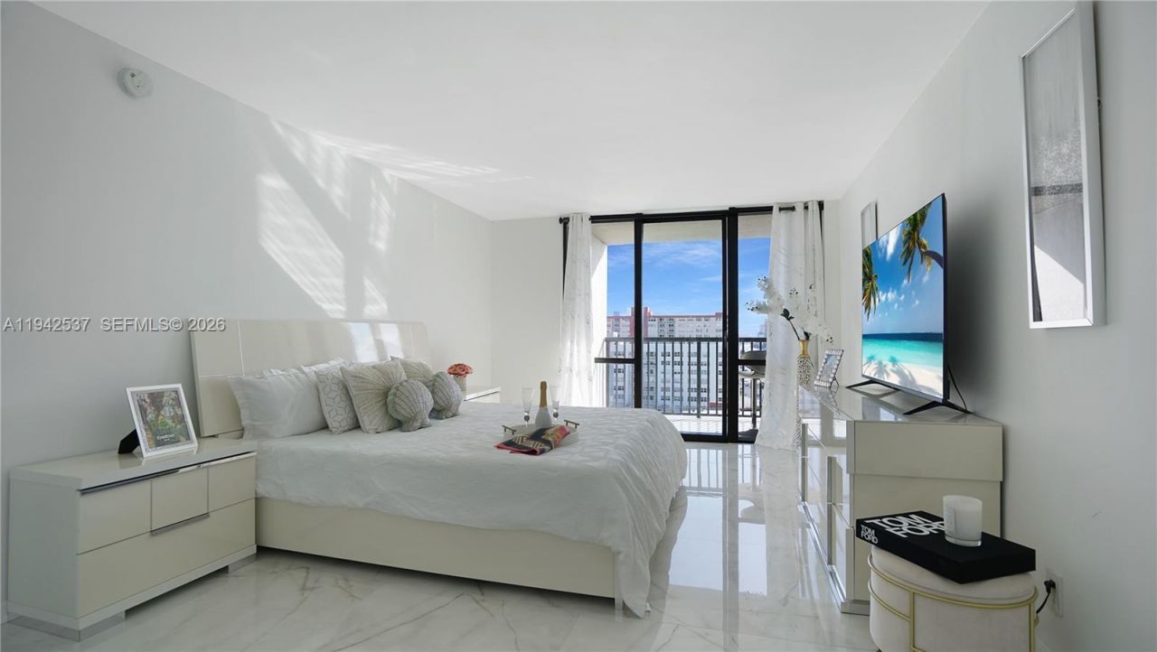 2017 S Ocean Dr, Unit 1206, Hallandale Beach, FL 33009 Photo