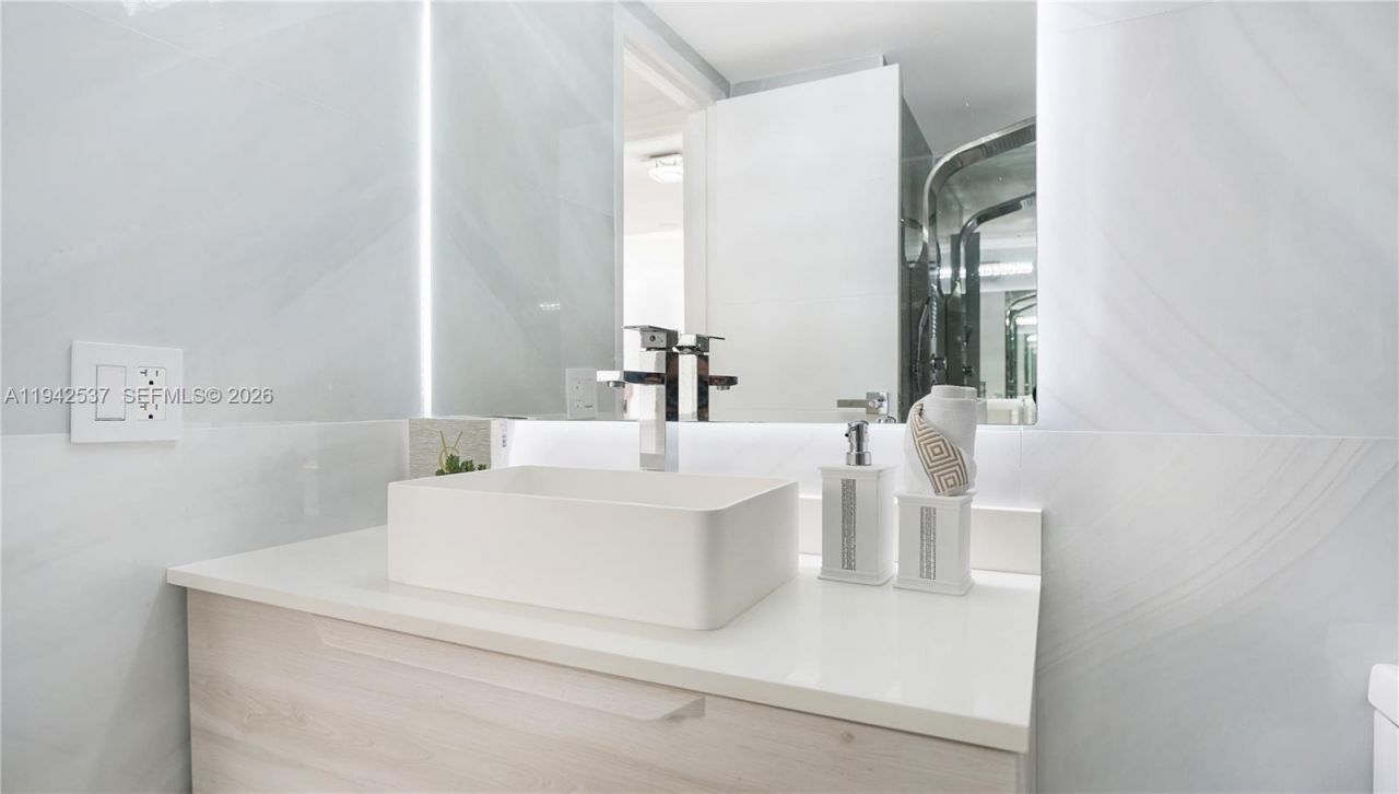 2017 S Ocean Dr, Unit 1206, Hallandale Beach, FL 33009 Photo