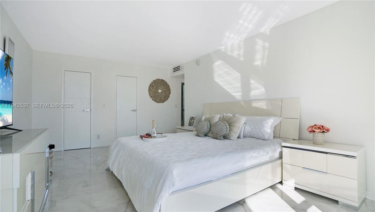 2017 S Ocean Dr, Unit 1206, Hallandale Beach, FL 33009 Photo