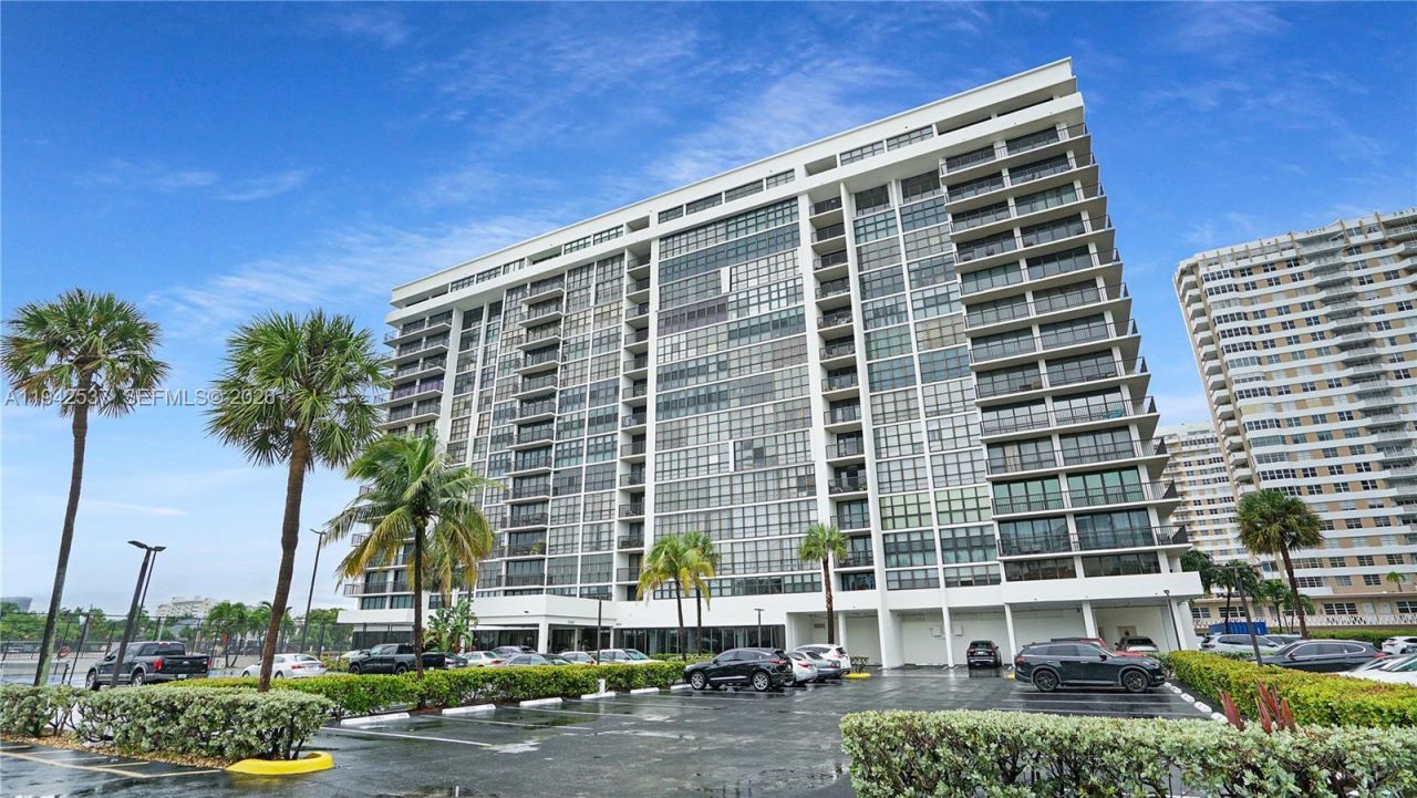 2017 S Ocean Dr, Unit 1206, Hallandale Beach, FL 33009 Photo