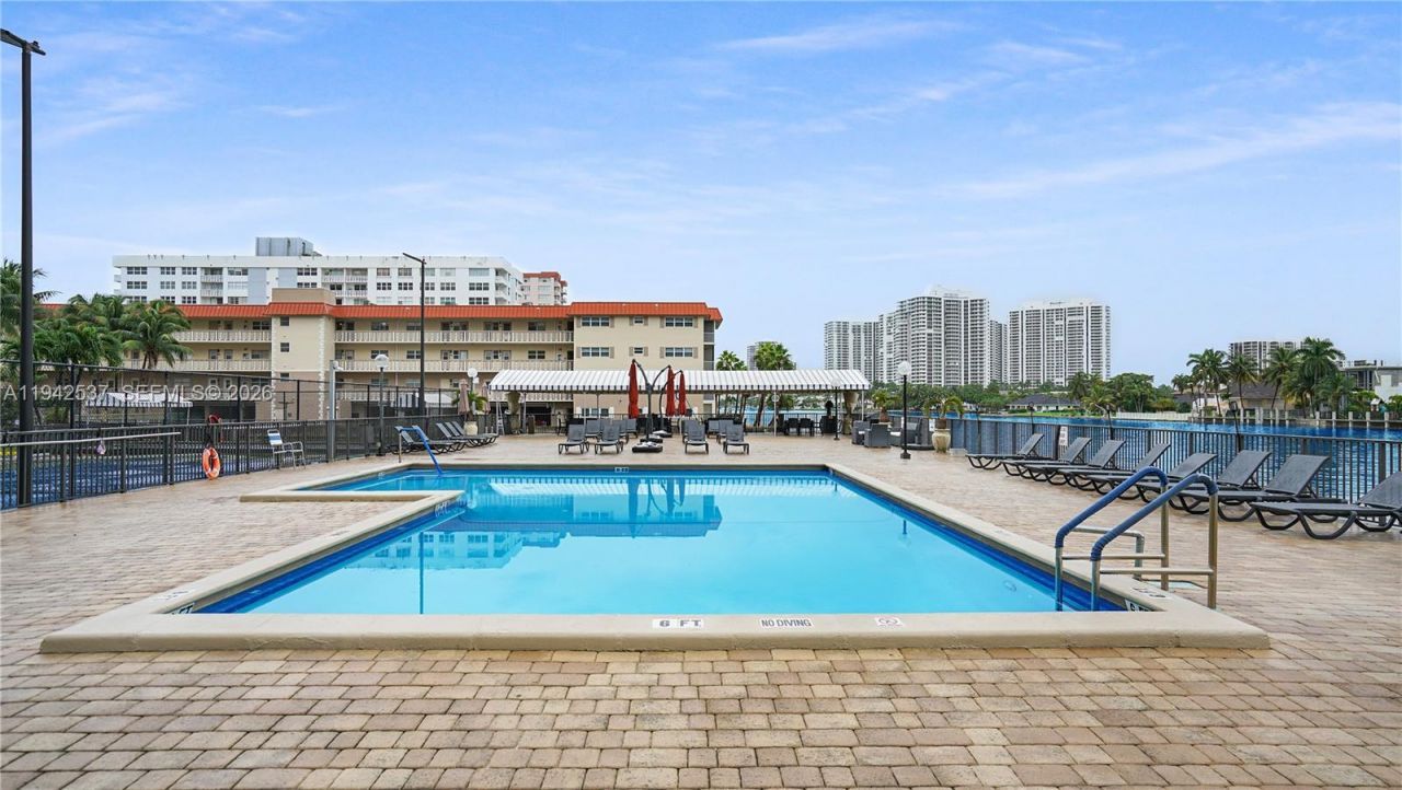 2017 S Ocean Dr, Unit 1206, Hallandale Beach, FL 33009 Photo