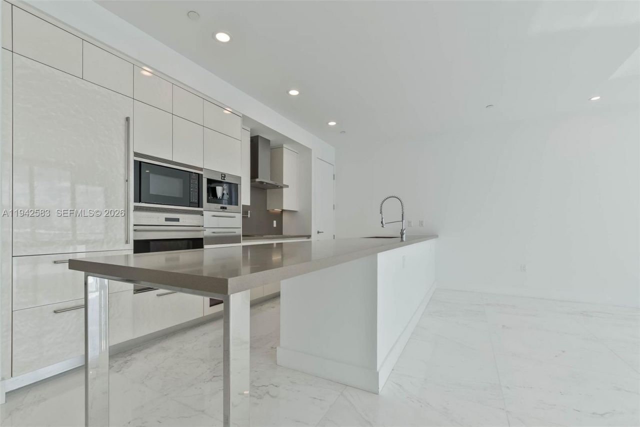 17475 Collins Ave, Unit 2003, Sunny Isles Beach, FL 33160 Photo