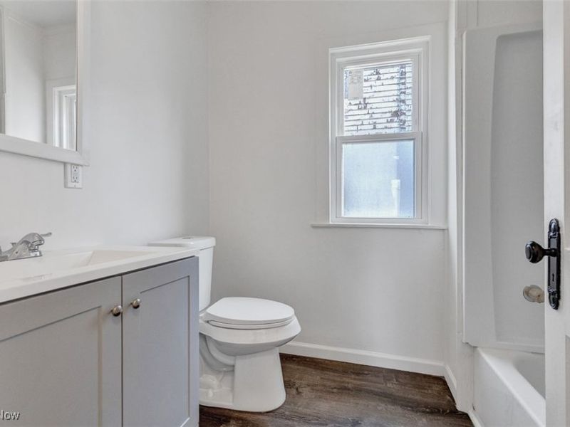 11412 Tuscora Avenue, Cleveland, OH 44108 Photo 9