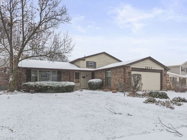 2643 N Prindle Avenue, Arlington Heights, IL 60004