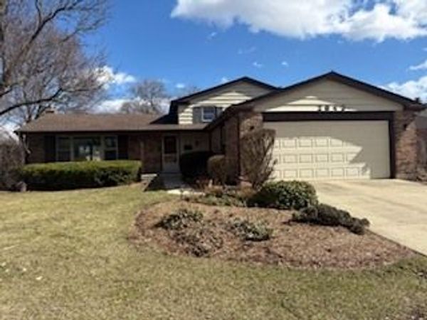2643 N Prindle Avenue, Arlington Heights, IL 60004