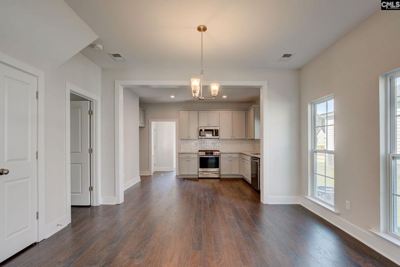 822 Lexington Avenue Photo 10