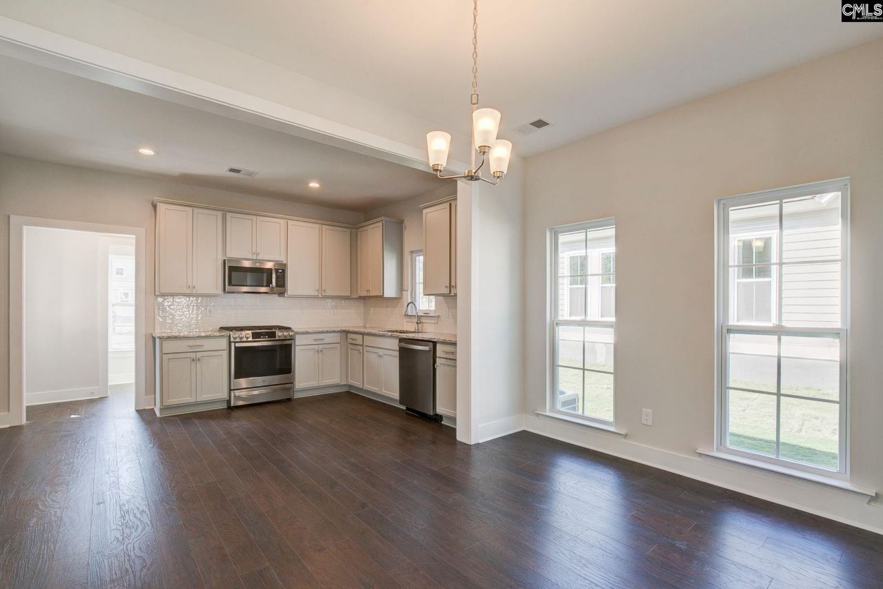 822 Lexington Avenue Photo 11