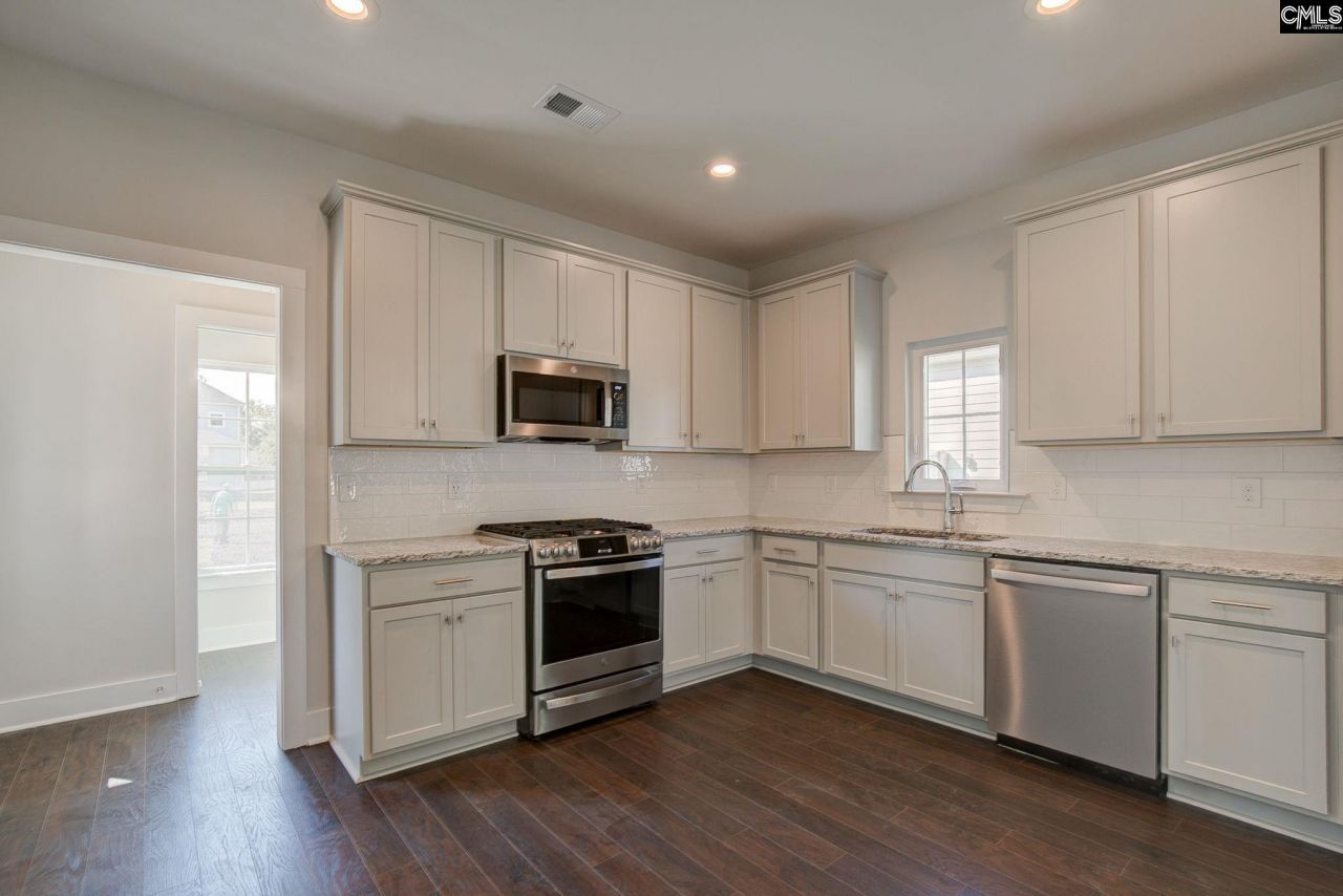 822 Lexington Avenue Photo 13