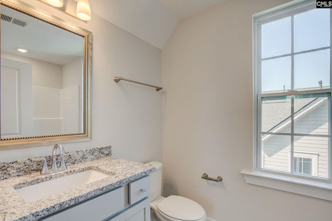 822 Lexington Avenue Photo 25