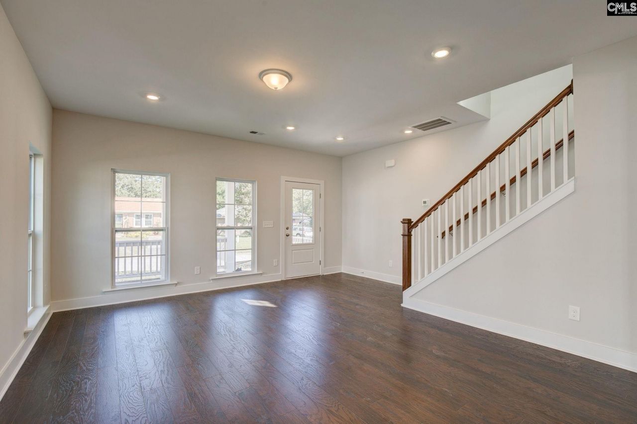 822 Lexington Avenue Photo 9