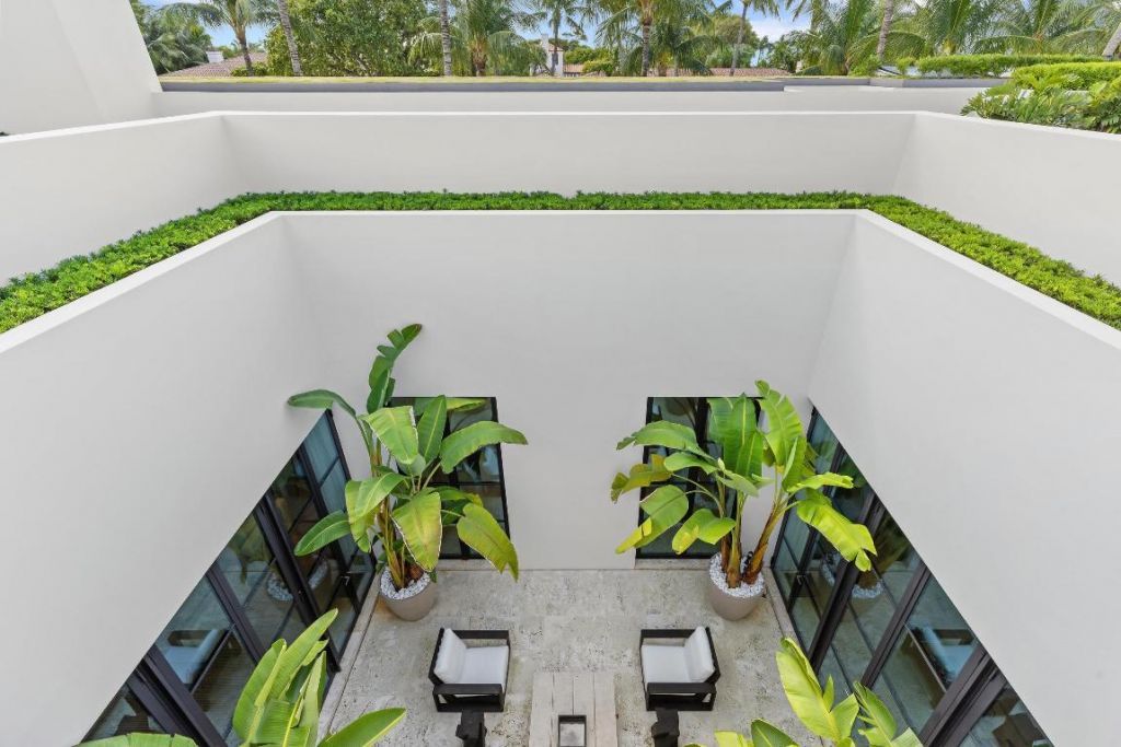 241 Jungle Road, Palm Beach, FL 33480 Photo