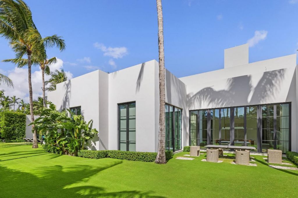 241 Jungle Road, Palm Beach, FL 33480 Photo