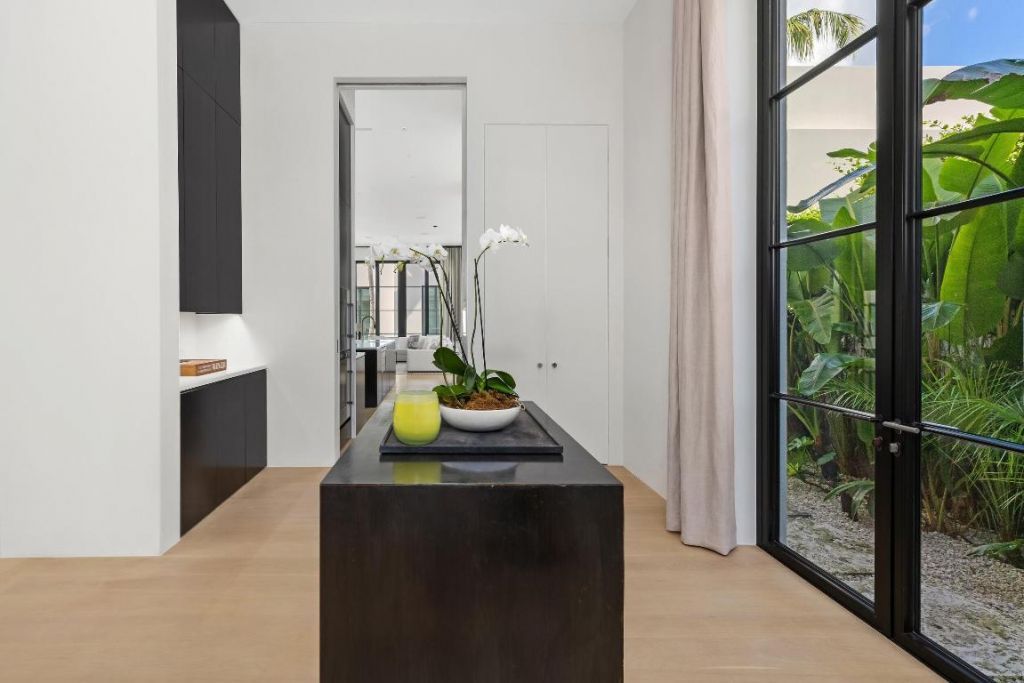 241 Jungle Road, Palm Beach, FL 33480 Photo