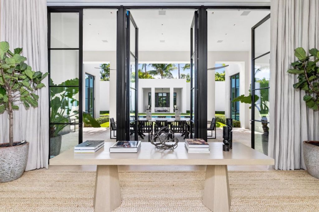 241 Jungle Road, Palm Beach, FL 33480 Photo