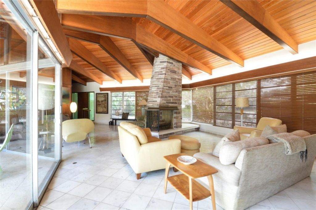 2132 Bayview Drive, Fort Lauderdale, FL 33305 Photo