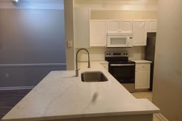 1424 Telfair Way photo 4