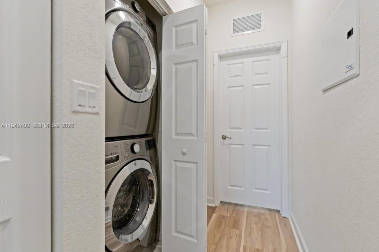 3304 W 92nd Pl, Hialeah, FL 33018 Photo