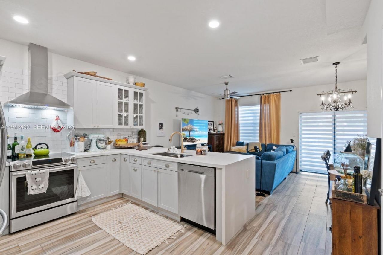 3304 W 92nd Pl, Hialeah, FL 33018 Photo