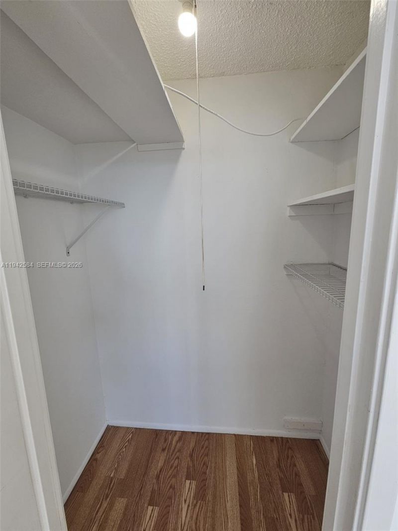 7135 Collins Ave, Unit 1011, Miami Beach, FL 33141 Photo