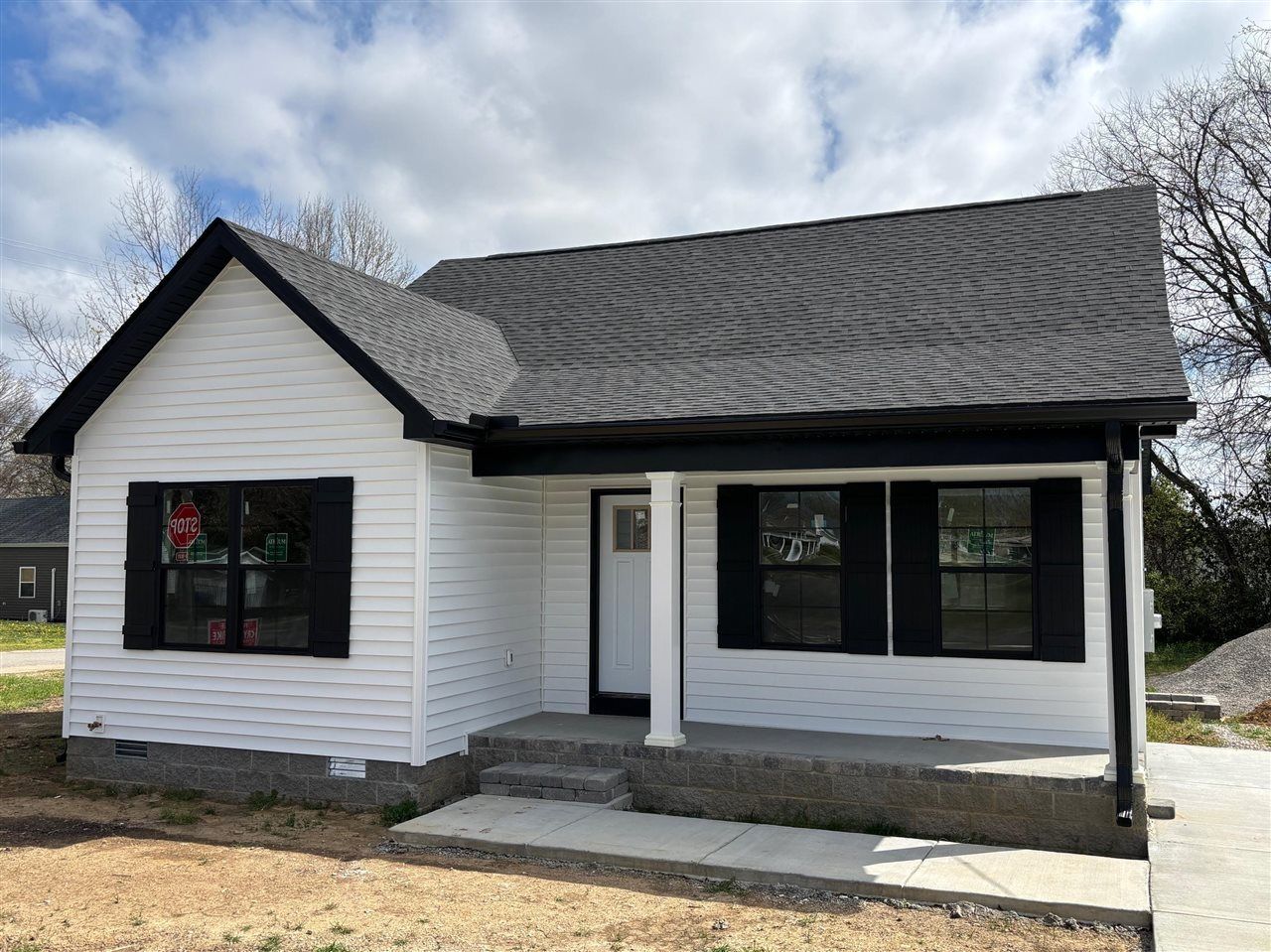 306 John J Johnson Avenue, Franklin, KY 42134 Main Photo