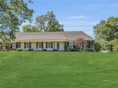 1012 E 10th Street, Carrollton, MO 64633