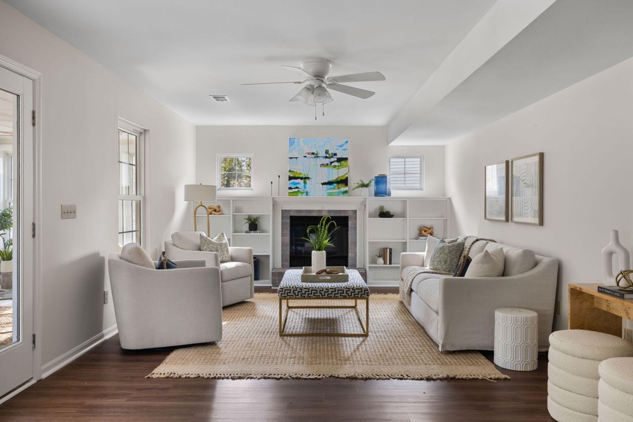 1490 Diamond Boulevard Photo 10