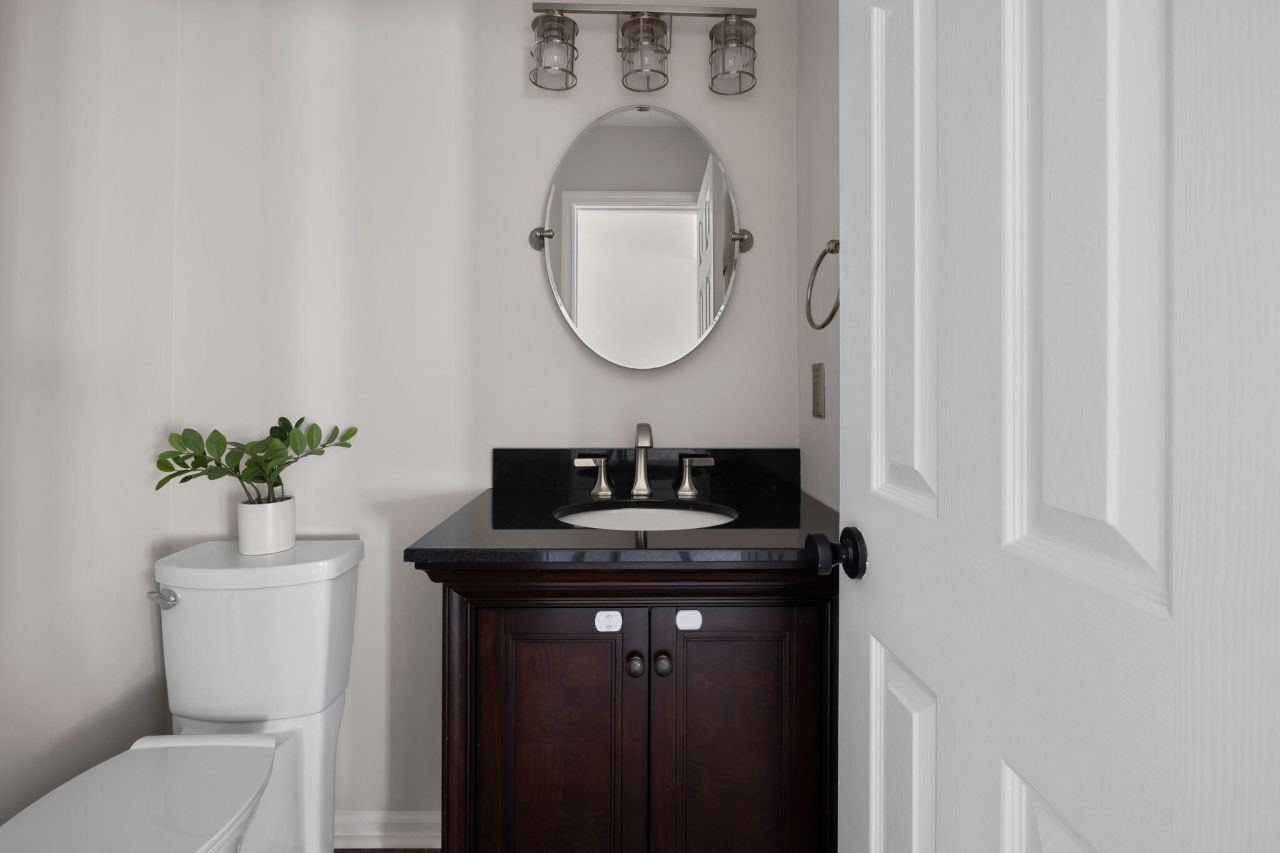 1490 Diamond Boulevard Photo 12