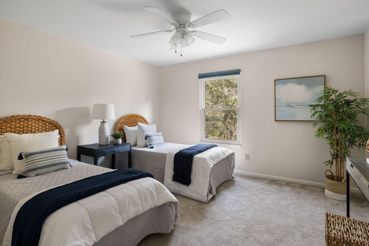 1490 Diamond Boulevard Photo 17