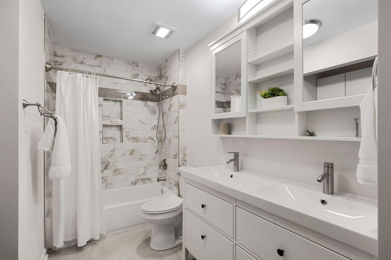 1490 Diamond Boulevard Photo 18