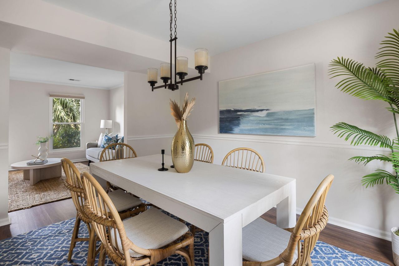 1490 Diamond Boulevard Photo 4