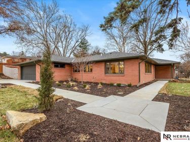 2009 S 88th Street, Omaha, NE 68124