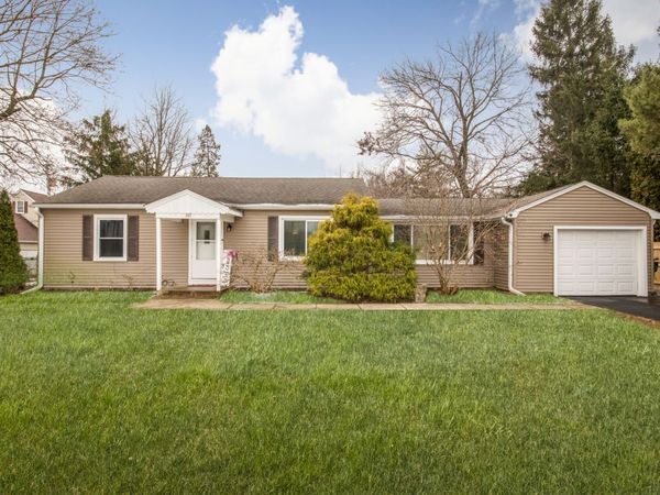 307 E Main Street Road, Cary, IL 60013