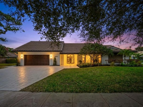 7571 Estrella Cir, Boca Raton, FL 33433