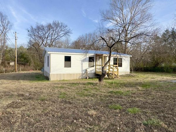 25 Cedar Street, Pineville, AR 72566