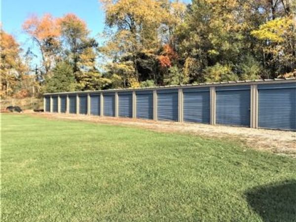 100 Hazel St , Grindstone, PA 15442