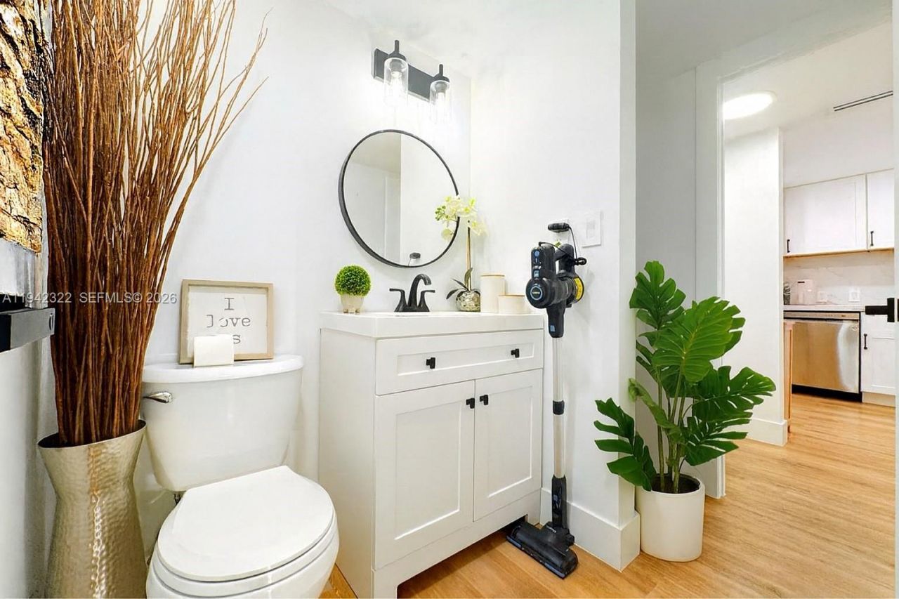 3401 N Country Club Dr, Unit 716, Aventura, FL 33180 Photo