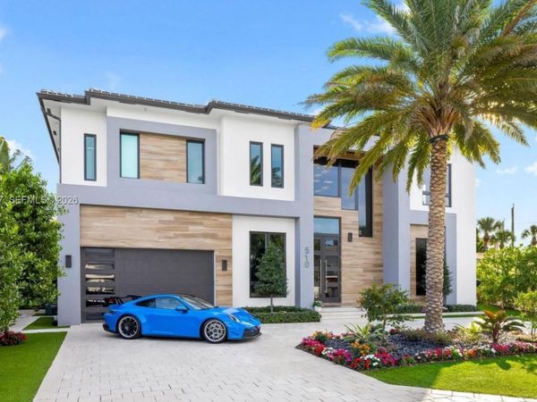 510 NE 4th Ln, Boca Raton, FL 33432