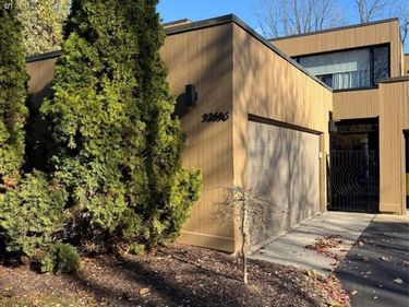 32696 Ravine Drive, Franklin Vlg, MI 48025