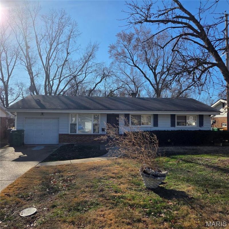 840 Lebon Drive, Bellefontaine Neighbors, MO 63137 Main Photo