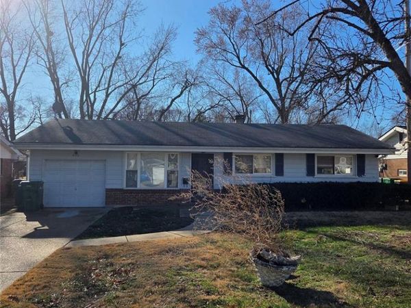 840 Lebon Drive, Bellefontaine Nghbrs, MO 63137