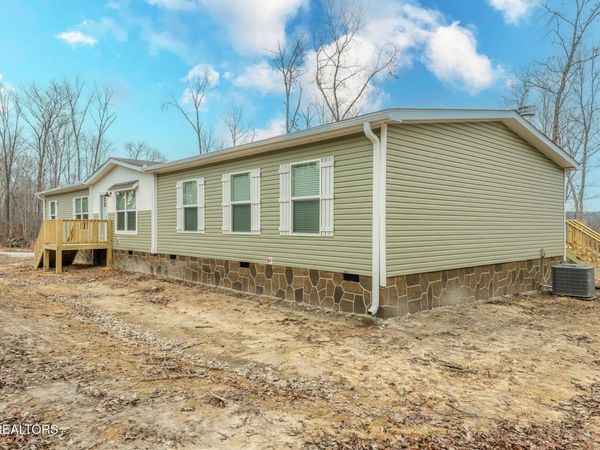 271 Charlie Newberry Rd, Lancing, TN 37770