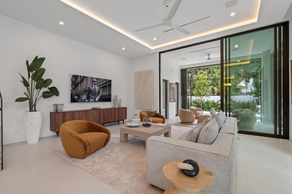 1136 NE 9th Avenue, Delray Beach, FL 33483 Photo