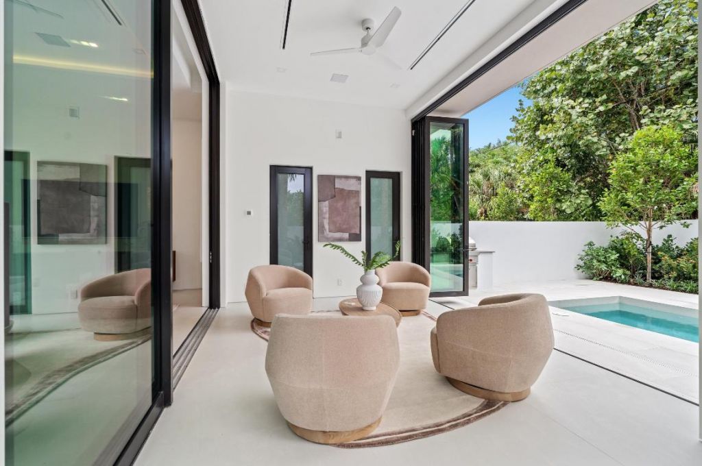 1136 NE 9th Avenue, Delray Beach, FL 33483 Photo